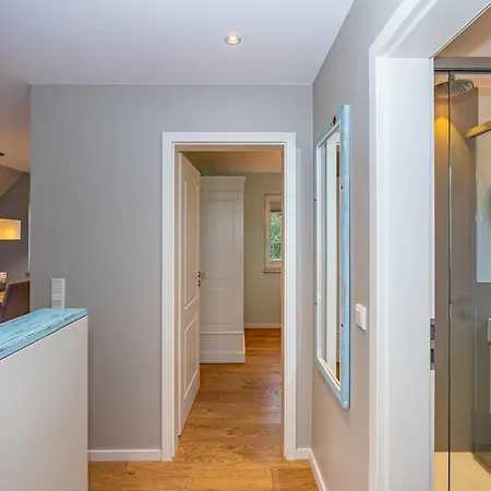 Flut No 7 Apartment *